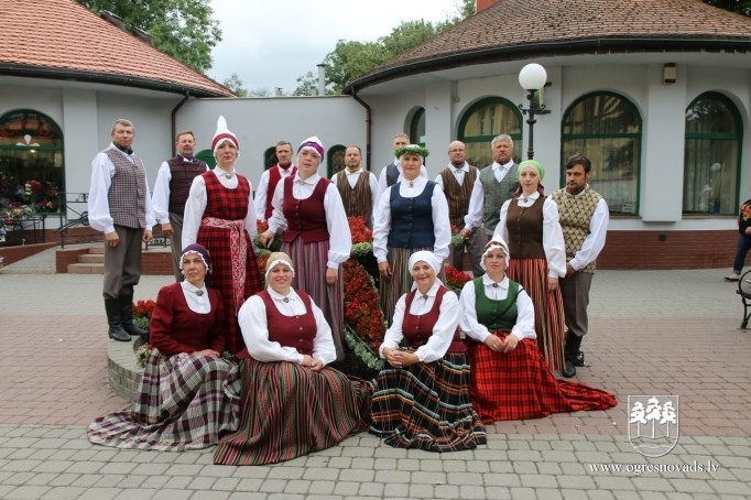 Deju kolektīvi “Sunta” un “Suncele” piedalījušies starptautiskā festivālā Polijā