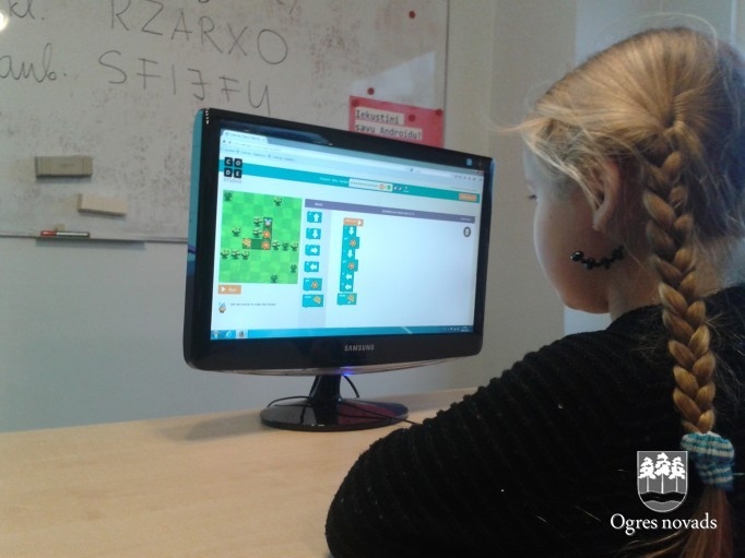 Programmēšanas stunda nedēļas garumā: „Hour of Code” Suntažu vidusskolā