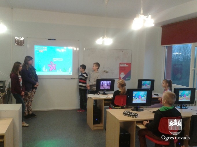 Programmēšanas stunda nedēļas garumā: „Hour of Code” Suntažu vidusskolā