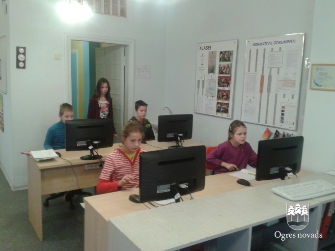 Programmēšanas stunda nedēļas garumā: „Hour of Code” Suntažu vidusskolā