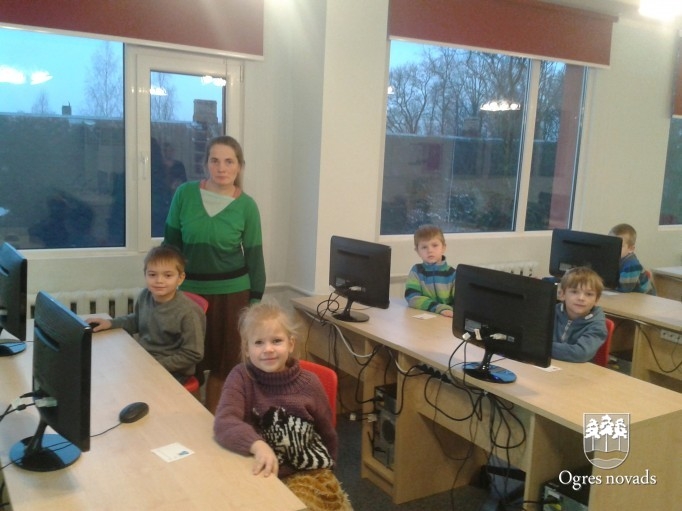 Programmēšanas stunda nedēļas garumā: „Hour of Code” Suntažu vidusskolā