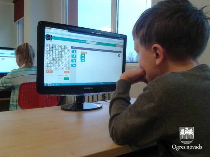 Programmēšanas stunda nedēļas garumā: „Hour of Code” Suntažu vidusskolā