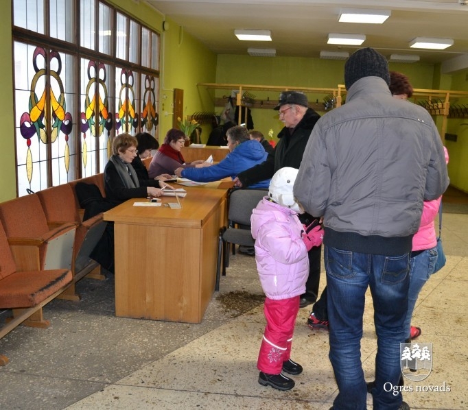 Tautas nobalsošana 2012. gada 18. februārī