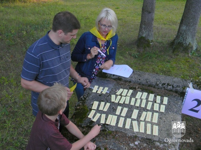 Tēvu diena godam nosvinēta Ogres sākumskola