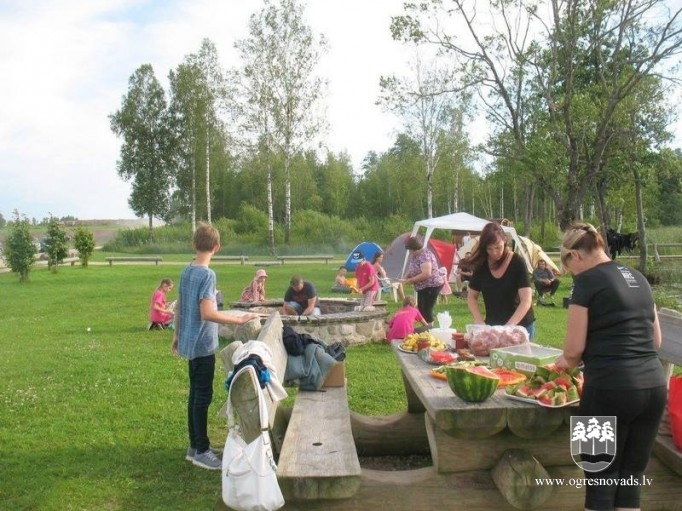 Deju kolektīvam “Zeltupīte” kopīgs pasākums