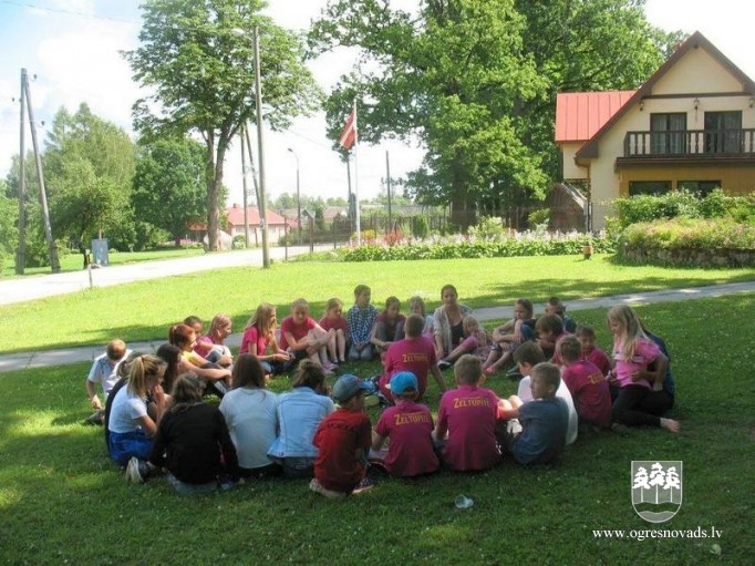 Deju kolektīvam “Zeltupīte” kopīgs pasākums